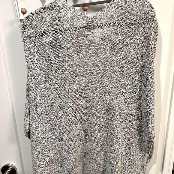 Aritzia Community Ionic Cape - XS/S - Picture 2 of 4